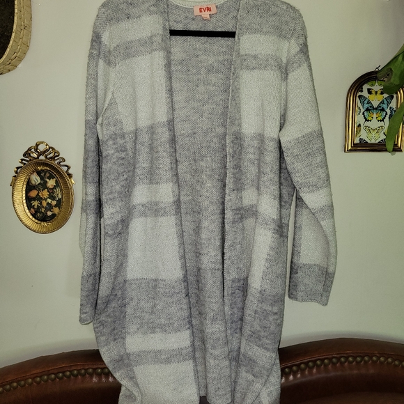 Long checkered grey and silver cartigan by Evri lounge cartigan - Picture 1 of 5